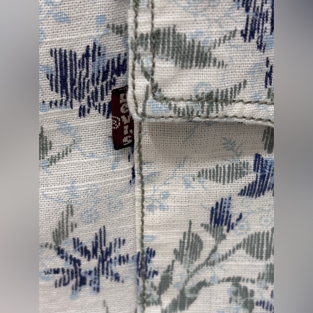 Levi's White & Blue Floral Pearl Snap Western Shirt | M - Picture 8 of 10